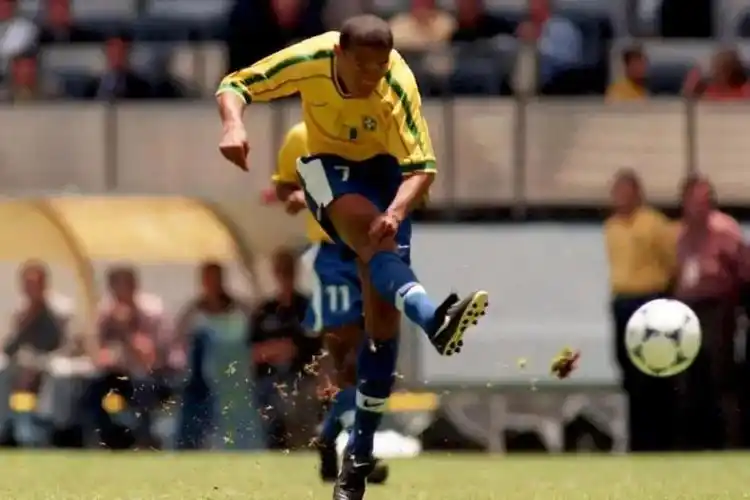 在俱乐部后 在俱乐部后